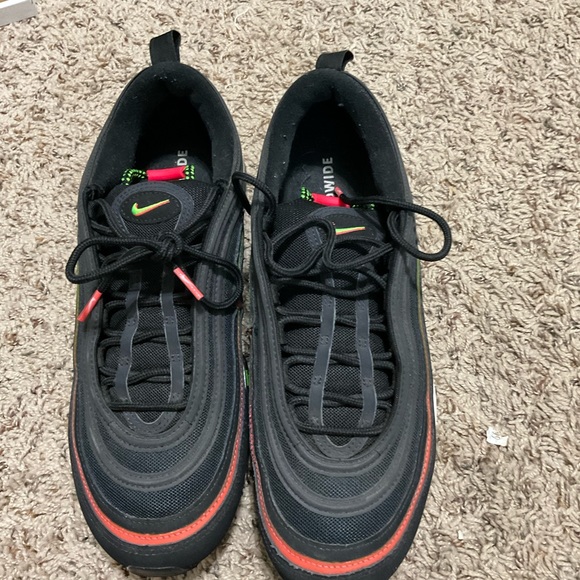 Nike Air Max - Picture 2 of 4